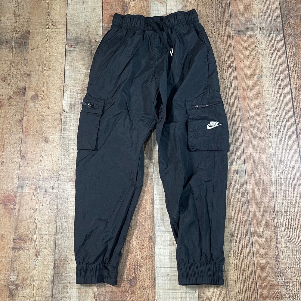 Nike Sportswear Boys Large Black Nylon Cargo Jogger Parachute Pants Zip Pockets